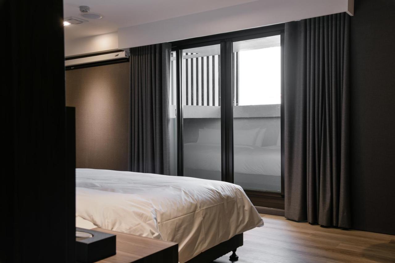 Autumn Willow Hotel Тайчжун Экстерьер фото