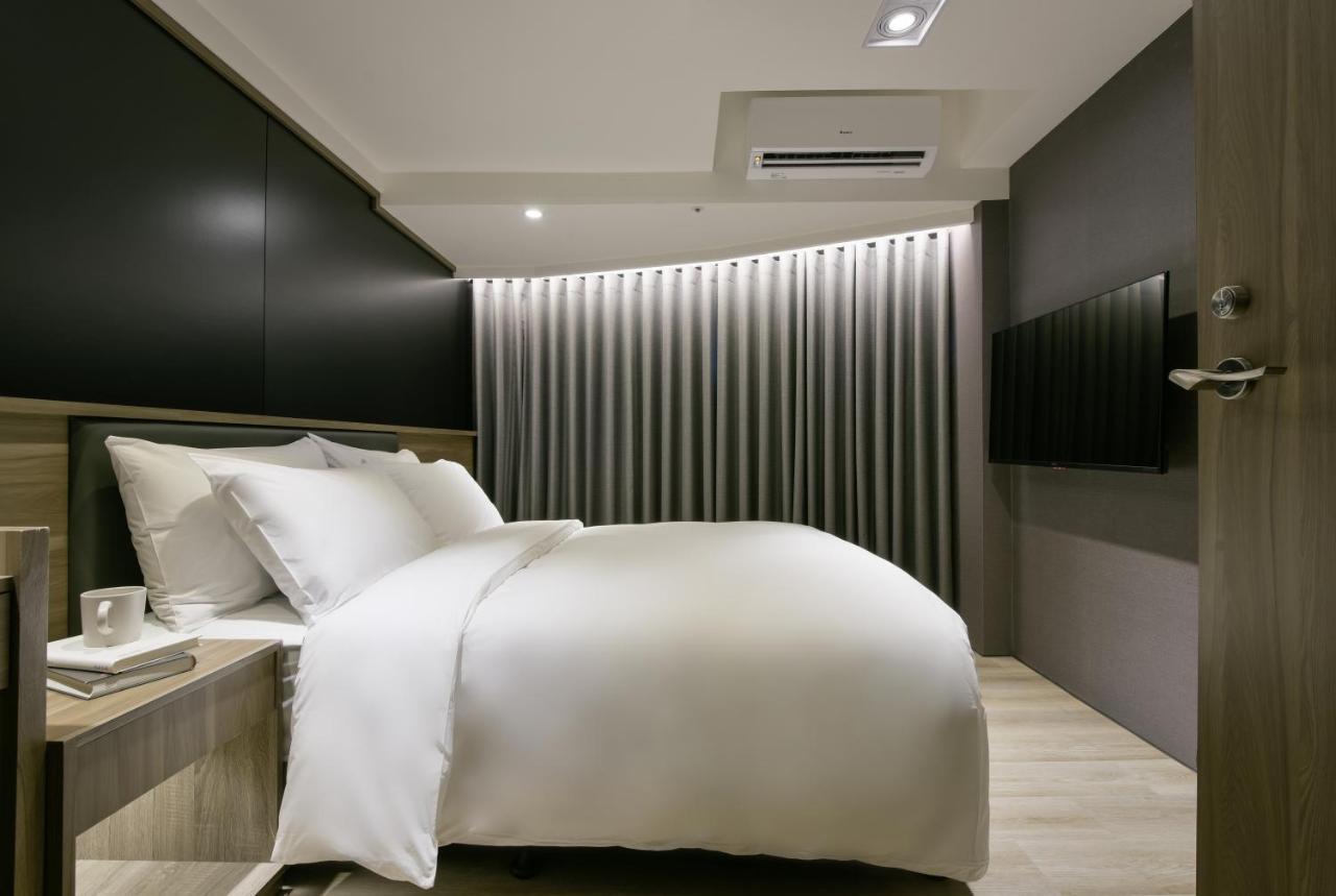 Autumn Willow Hotel Тайчжун Экстерьер фото
