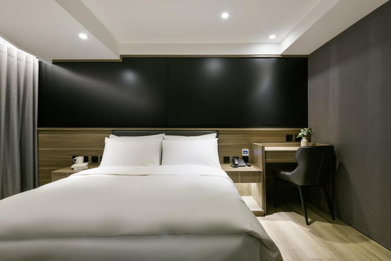 Autumn Willow Hotel Тайчжун Экстерьер фото