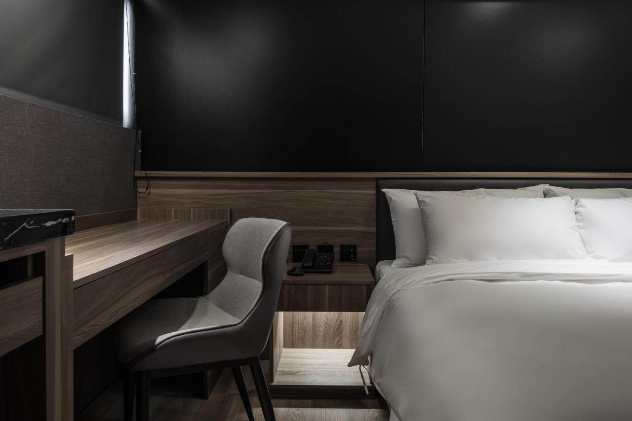 Autumn Willow Hotel Тайчжун Экстерьер фото