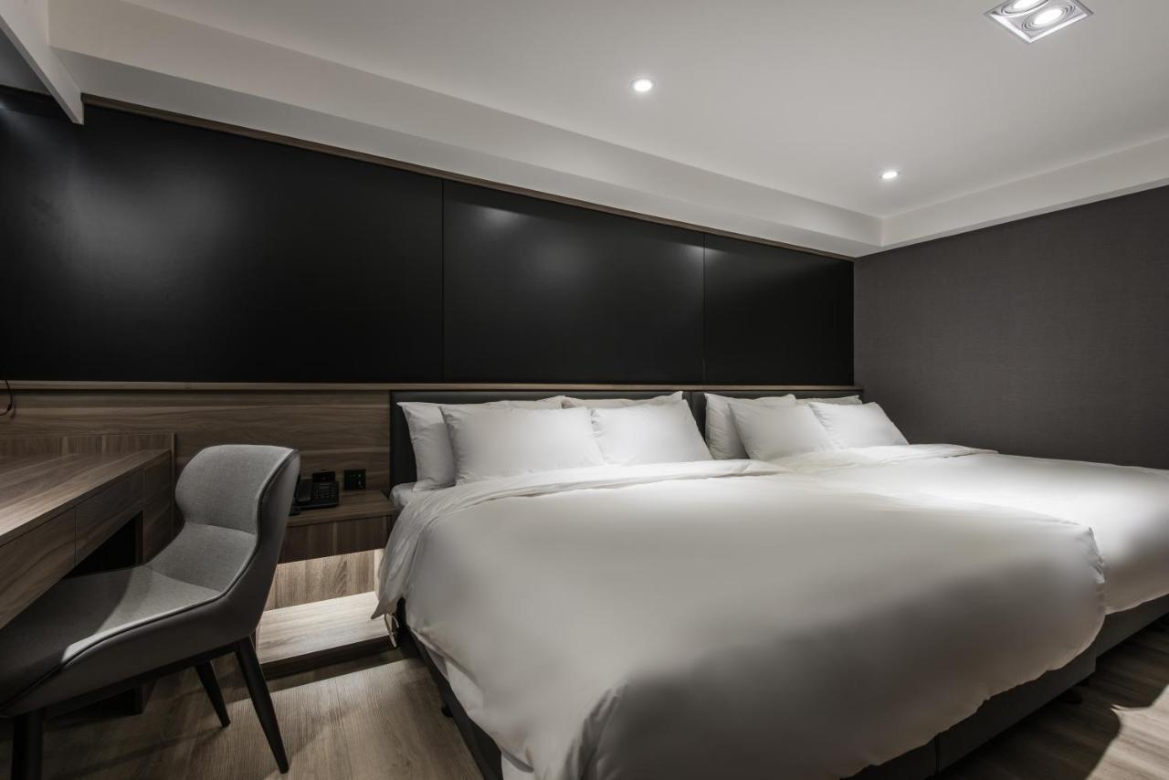 Autumn Willow Hotel Тайчжун Экстерьер фото