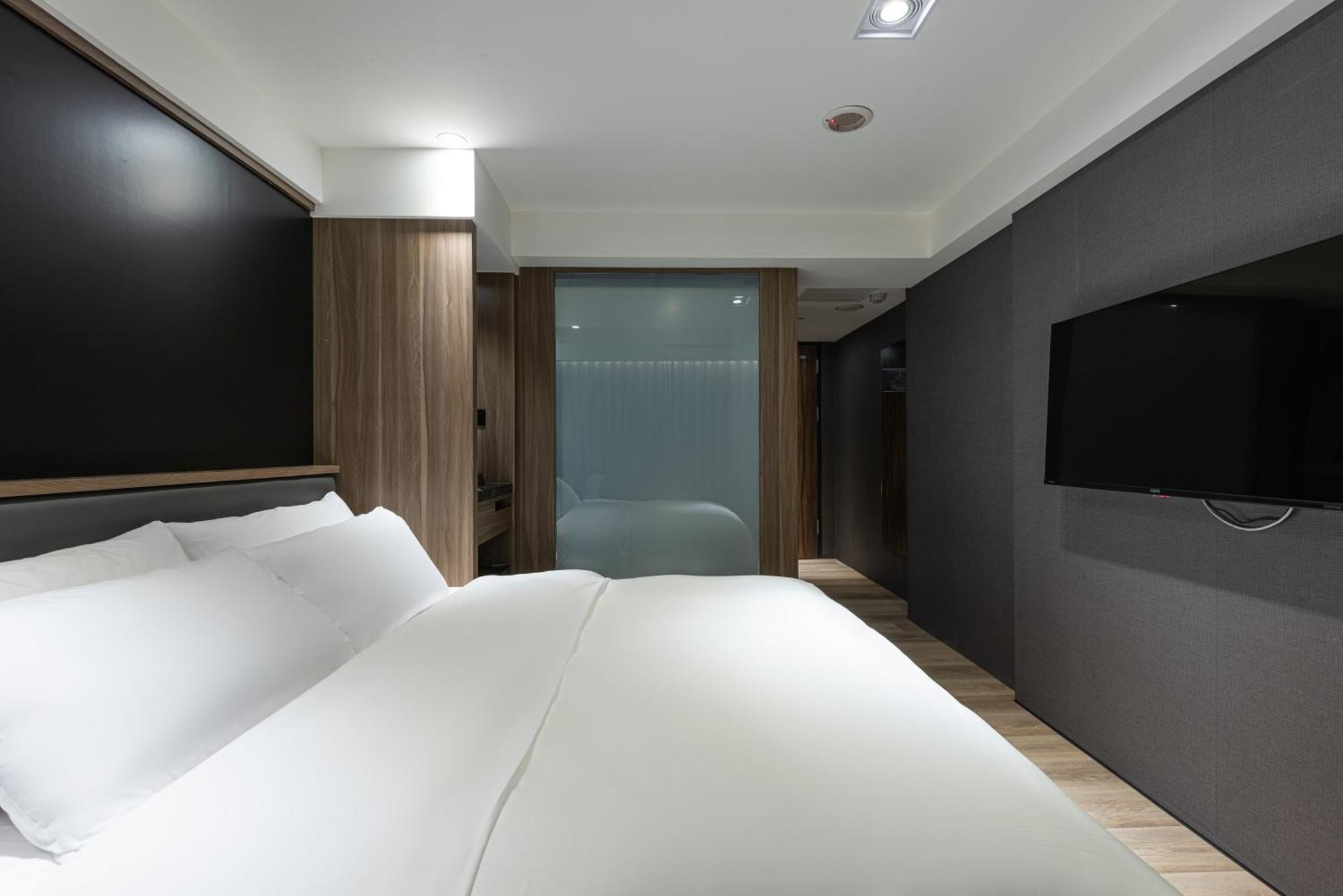 Autumn Willow Hotel Тайчжун Экстерьер фото