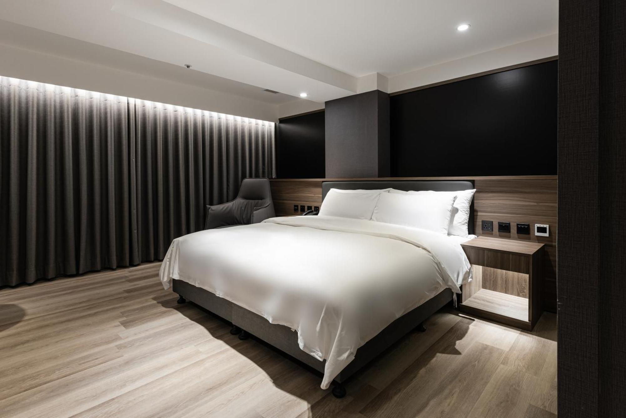 Autumn Willow Hotel Тайчжун Экстерьер фото