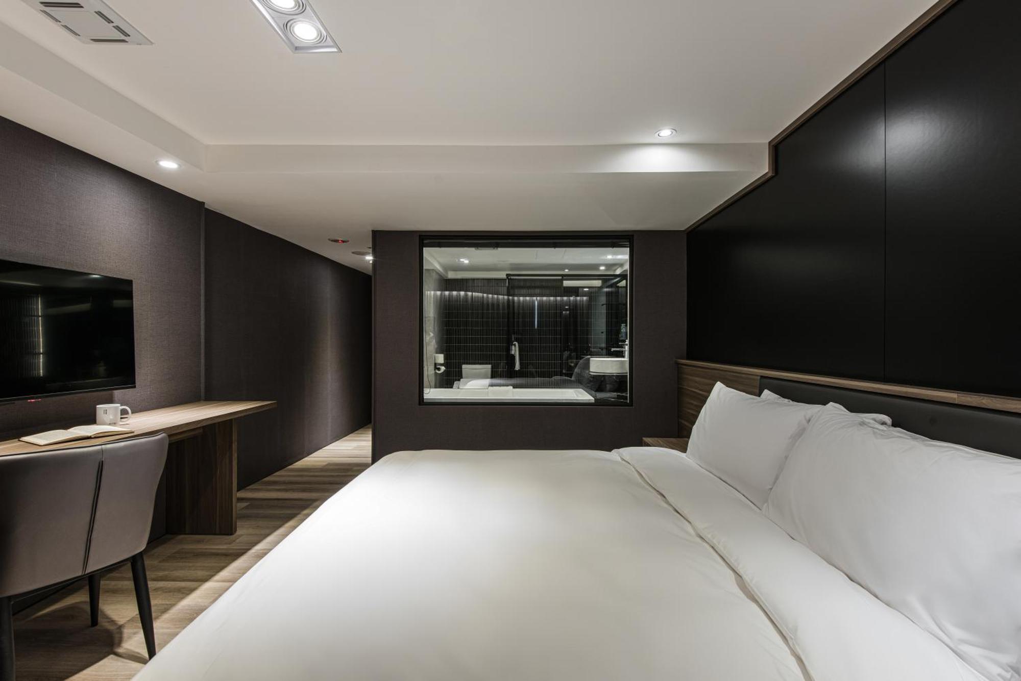 Autumn Willow Hotel Тайчжун Экстерьер фото
