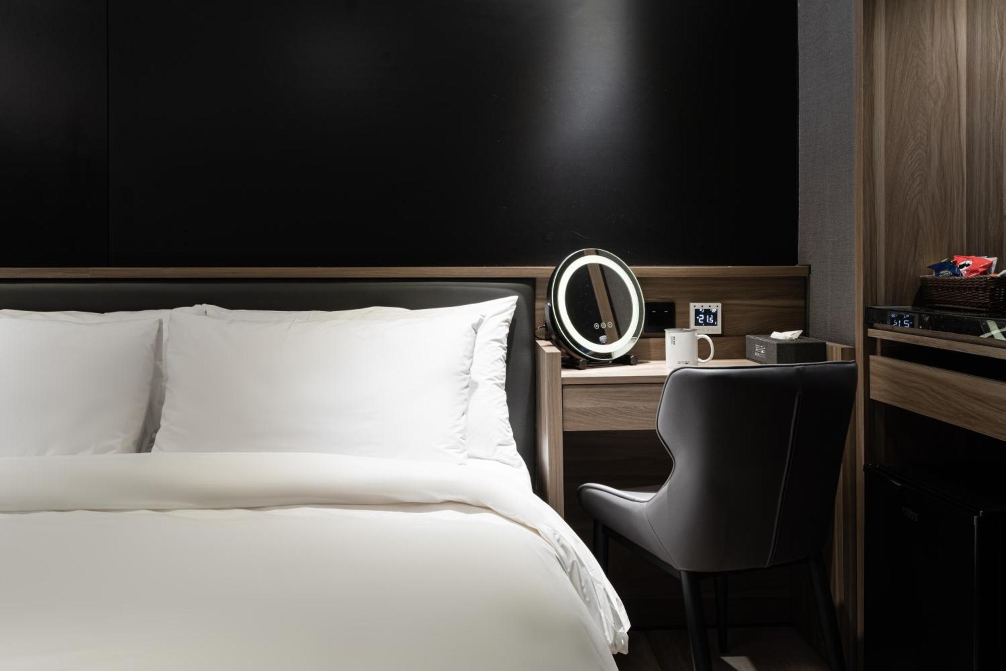 Autumn Willow Hotel Тайчжун Экстерьер фото