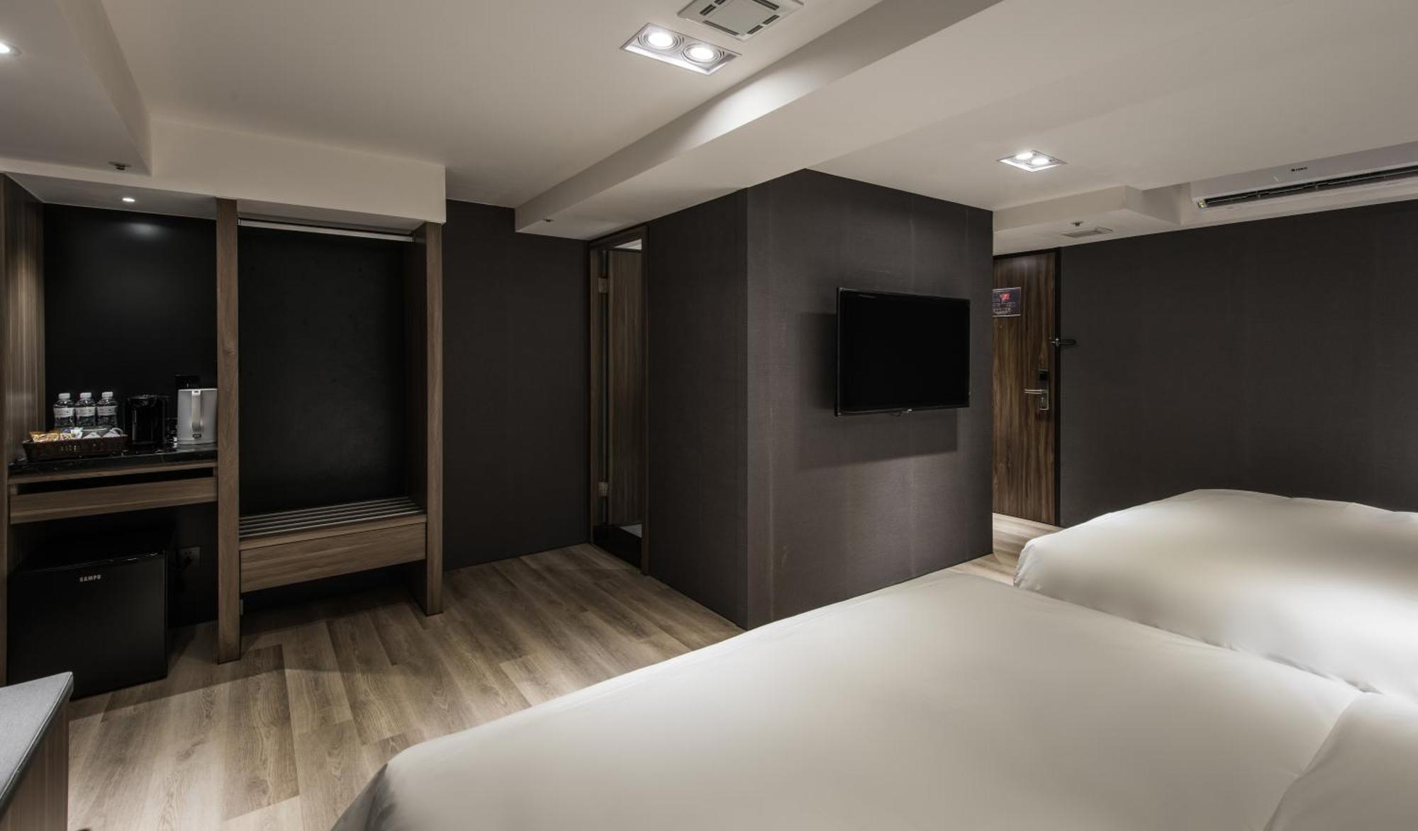 Autumn Willow Hotel Тайчжун Экстерьер фото